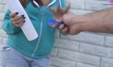 Isis Taylor Fucks Guy She Met At The Unemployment Office