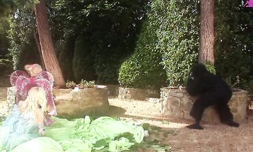 Cindy Behr, Michelle Thorne And Starr Have A Fairy Filled Threesome