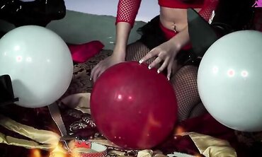 Angel Dark, Carly, Nataly D'angelo And Michelle Thorne Hot Lesbo Foursome!