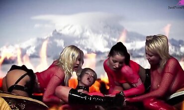 Angel Dark, Carly, Nataly D'angelo And Michelle Thorne Hot Lesbo Foursome!