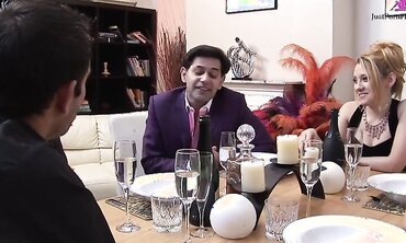 Horny College Coeds Take It Up The Ass In Group Sex