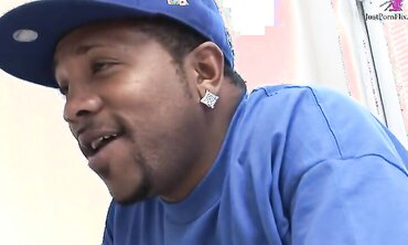 Amy Starz Gets Her Pussy Tapped By A Black Guy Again