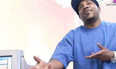 Amy Starz Gets Her Pussy Tapped By A Black Guy Again