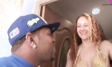 Kitty Knows A Good Cock When She Sees One And Takes This One For A Ride
