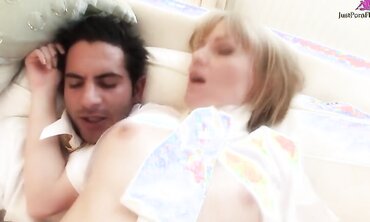 Jodie James And Carolina De Lys Are Horny For 2 Dicks