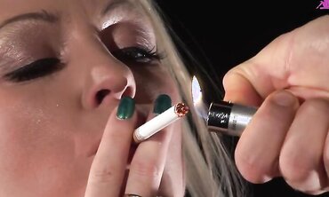 Cindy Behr Loves Being Fucked While Dragging On A Cigarette