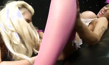 Lauren Rosario Lays Back So Brooklyn Blue Can Fuck Her Pussy Deep