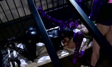 Katwoman Jennifer Dark Prowls Into A Prison Cage 3way