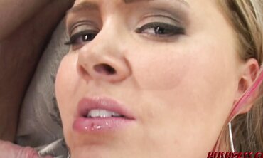 Amber Peach Has a Delicious Bum That’s About To Be Breached