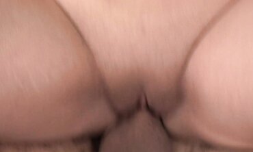 Sumptuous Latina Gets Pumped