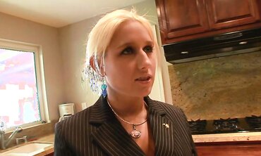 Red-Hot Blonde Babe Sammie Spades Goes Hardcore