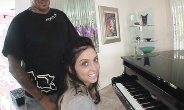 Hardcore Blowjob And Jizzing With Tattooed Brunette Star