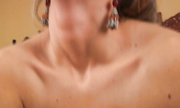 Petite Lauren Takes a Hardcore Blowjob and Cumshot