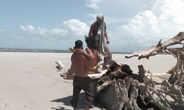 Elodie Gets Double Penetrated Hardcore on the Beach