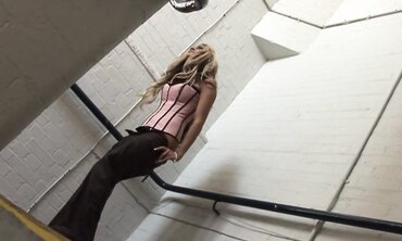 Blonde Webcam Babe With Big Tits Masturbates In High Heels