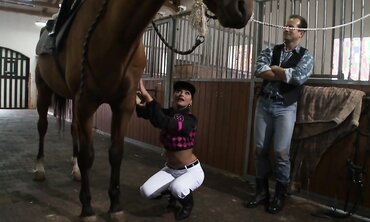 Hardcore Fuck with Tiny Latina Jockey
