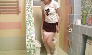 Two College Damsels Bathtub Dub and Lesbian Play
