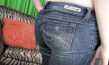 Amateur Brunette Samantha's Natural Hardcore College Debut