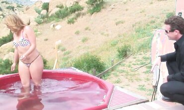 Alice Bell Gets Hardcore Outdoors
