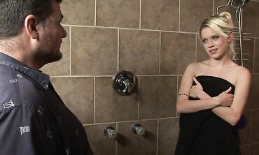 Blonde College Date Gets Hardcore Online