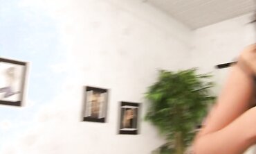 Celina Cross: Amateur Brunette College Blowjob & Deep Throat