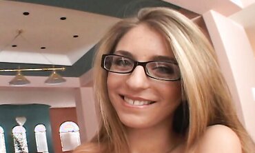 Veronika-Stone's" - Hot MILF Gives A Sloppy Blowjob And Gets Filled With Jizz!