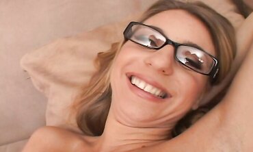 Veronika-Stone's" - Hot MILF Gives A Sloppy Blowjob And Gets Filled With Jizz!