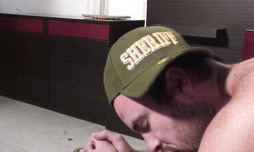 Ebony Spunk-Pump: A Gay Interracial Encounter
