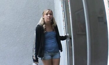 Brenna Fox & Leah Luv: Tattooed Blonde Anal GAG