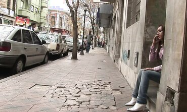 T-Girl Enjoys Dark-Hued Stiffy