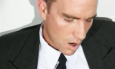 Biz Dude Delivers Oral Pleasure