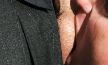 Biz Dude Delivers Oral Pleasure