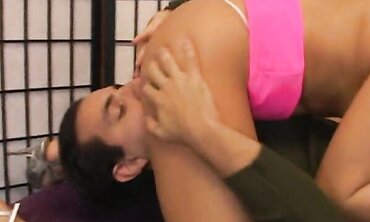 Blonde Hardcore Anal and Pussy Licking in High Heels