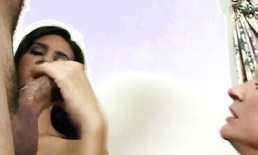 Eva and Joleen: Blonde & Brunette Dual Blowjob