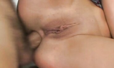 SavannahGold - Sexy Brunette Babe Gets Fucked Hard In A Hot Hotel Room