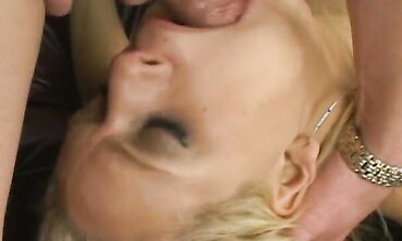 Mia Rumps' Sexy Pole Dance - Hot Blonde Teen Stripper Shows Off Her Ass And Curves