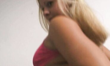 Super Hot Babe With Natural Boobs - POV Blowjob & Hardcore Sex