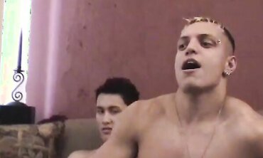 Hot Twinks Fuck Hard In The Shower - GayRoom