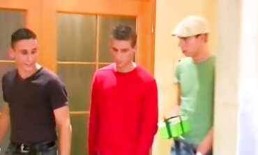 No-Condoms MILF Seduces barely legal Guy in Hot Hotel Room - Erin Electra