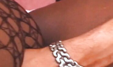 Dark & Delicious Threesome - MILF FFM Blowjob Creampie