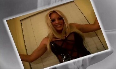 Hot Blonde MILF Gives A Glance At Her Big Ass And Curvy Body