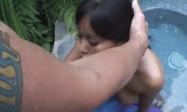 Hot MILF Gives Tour of Her New Home Turns into Porn Set - Property Sex