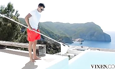 Honour May Enjoys Outdoor Blowjob With Alberto Blanco