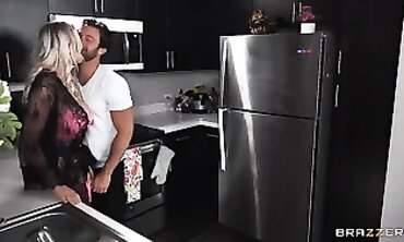 Seth Gamble Cleans Kenzie Taylor's Pink Pucker in the Kitchen