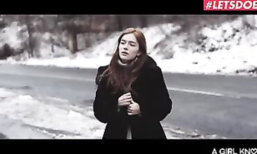 Jia Lissa & Beauty: Petite Russian Lesbian Fingering