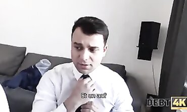 POV: Le prêteur séduit la mariée blonde pour sa dette