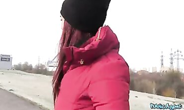 Honey Crimson Head Deepthroats in a Stranger's Car