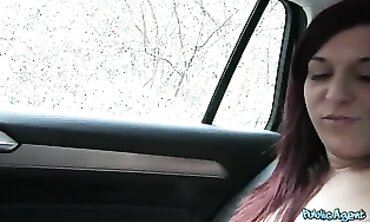 Honey Crimson Head Deepthroats in a Stranger's Car