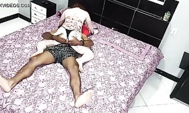 Albina Louca Goza Três Vezes com Pau de Pescador Negro