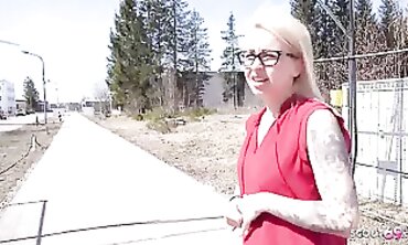 Malina Gets Picked Up For A Wild Outdoor Hardcore Session